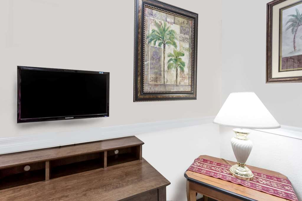 Super 8 by Wyndham El Dorado - photo 15