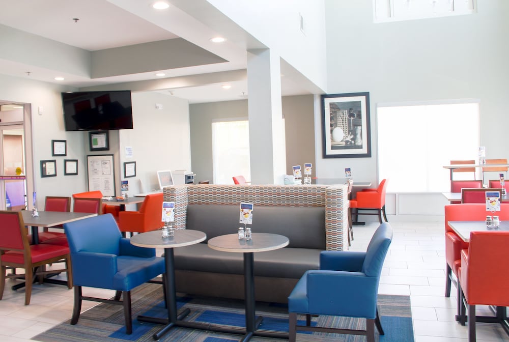 Holiday Inn Express & Suites Lexington Dtwn Area Keenland by IHG - photo 28