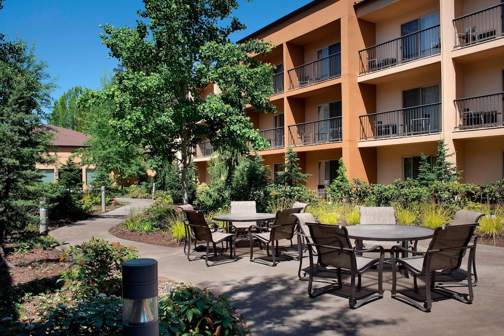 Courtyard By Marriott Portland Hillsboro - photo 36
