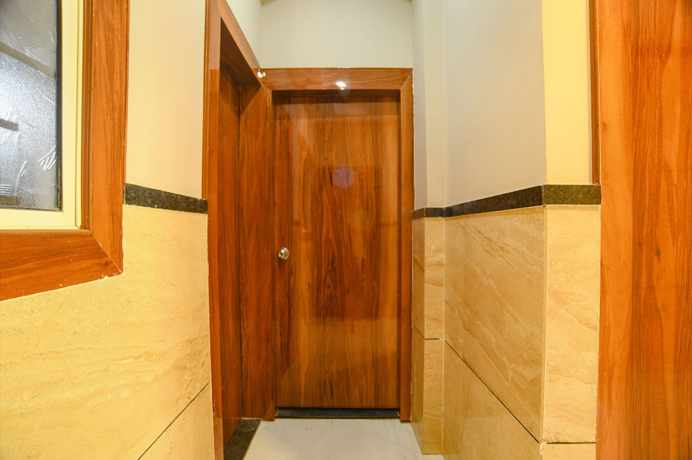 Fabhotel Royal Palace - last minute hotel in Indore