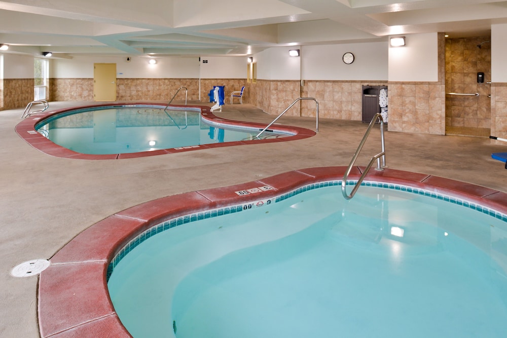 Holiday Inn Express & Suites Nampa Idaho Center by IHG - photo 21