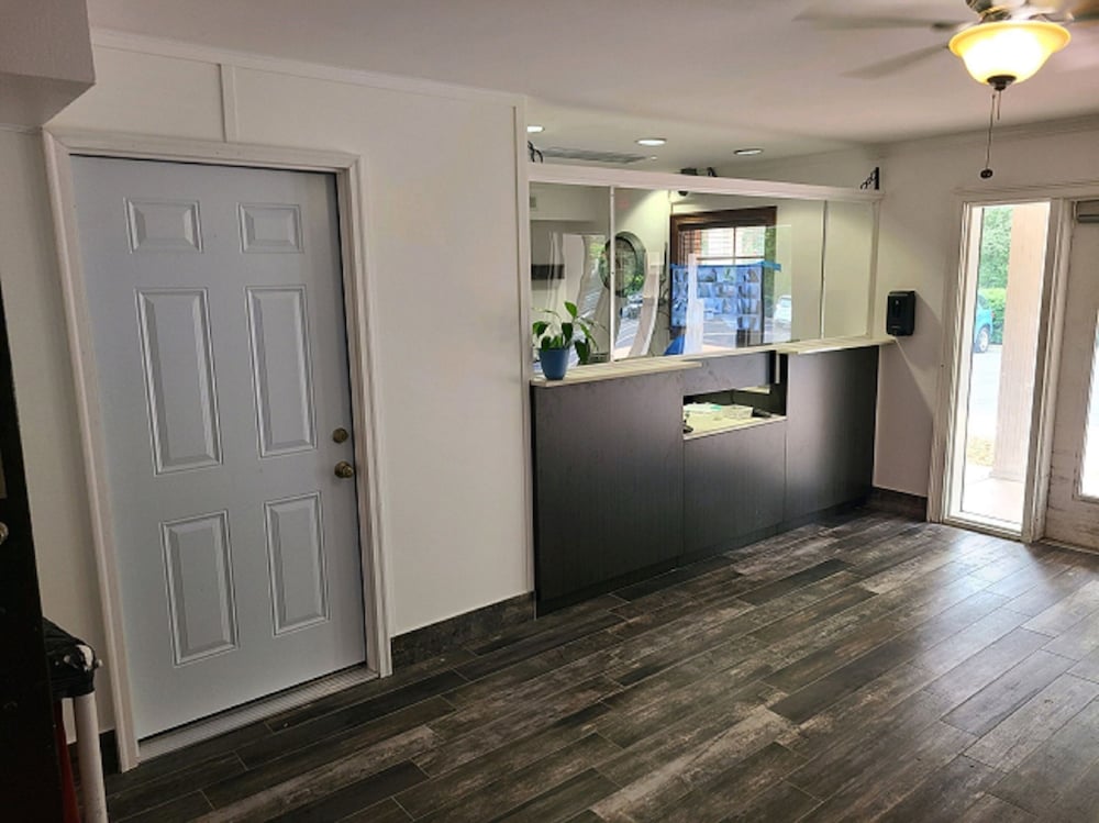 Studio 6 Richmond VA I 64 West - photo 2