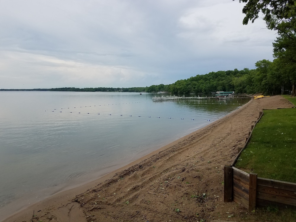 Viking Bay Resort & Lodge - photo 25