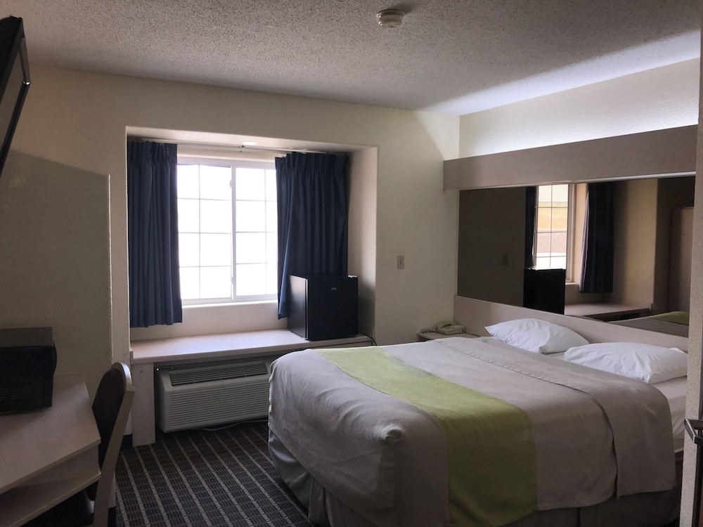Chadron Inn & Suites - photo 10