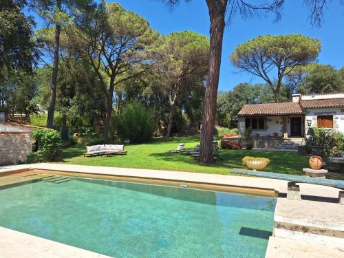 Torre els Rosers villa familiar — 4-Star Luxury Hotel in Vilobi D'onyar, Spain