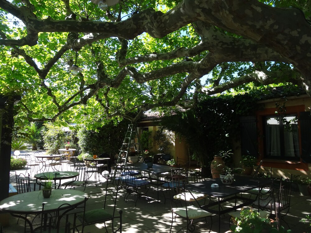 L Intemporel - carbon neutral hotel in Saint-Cyr-Sur-Mer
