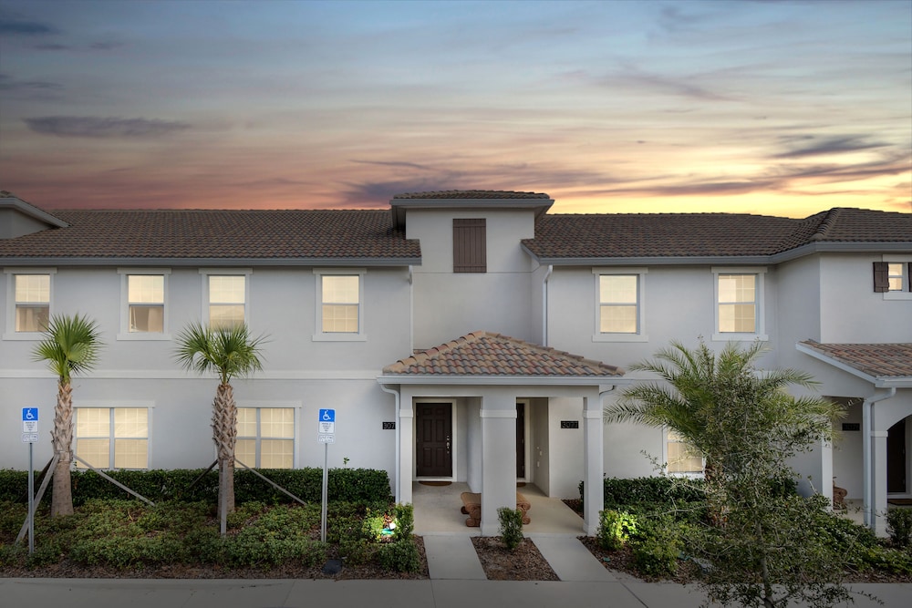 Storey Lake 4 Bedrooms near Disney Orlando FL 3079 — 4-Star Luxury Hotel in Kissimmee, United States