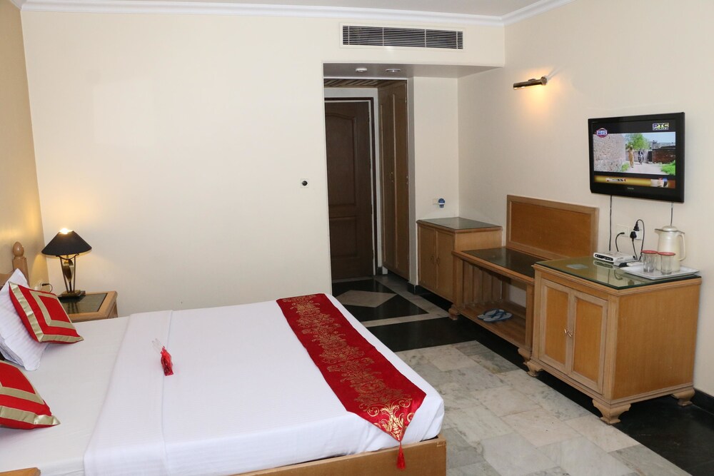 OYO 1898 Hotel Aditya