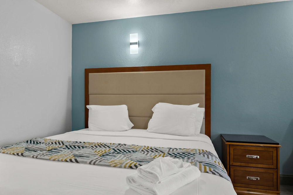Americas Best Value Inn Bangor - photo 10