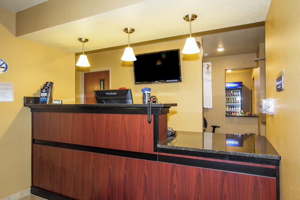 Cobblestone Inn & Suites Corry - photo 47