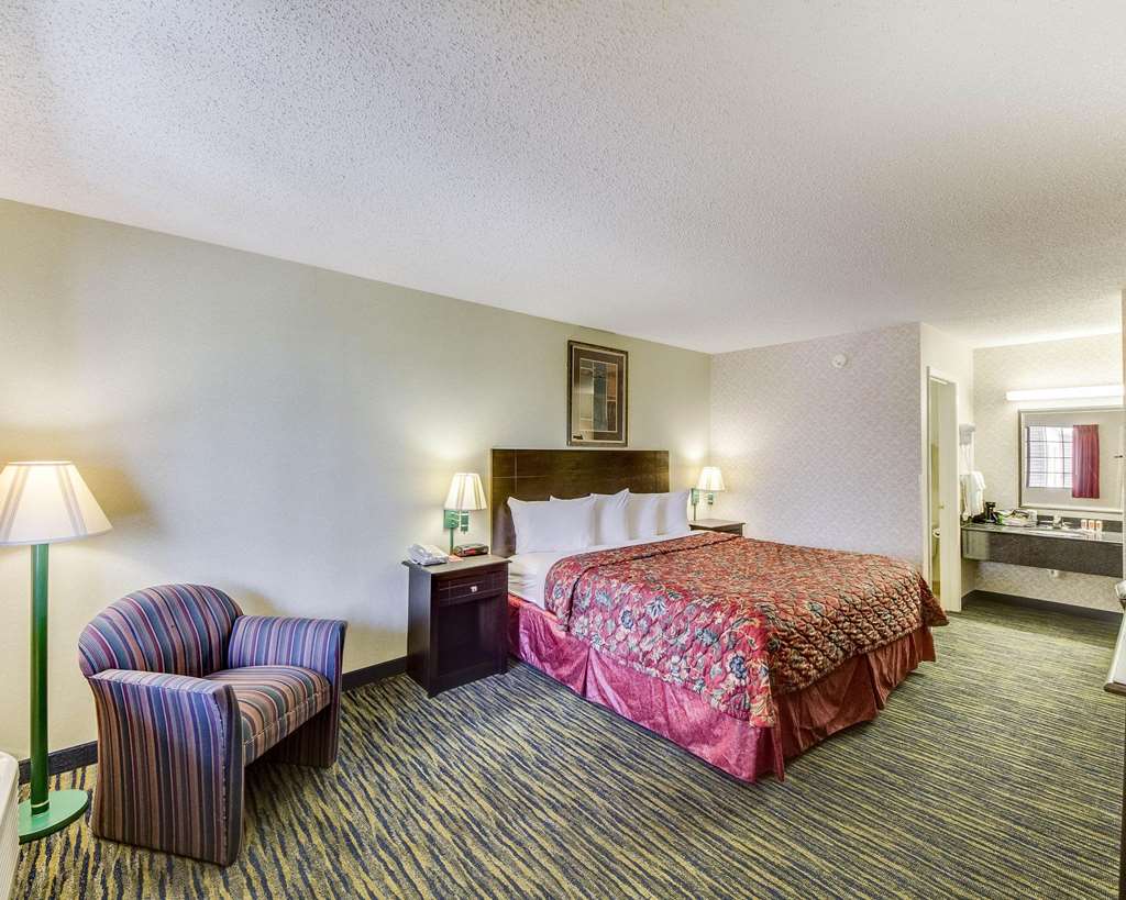 Econo Lodge Falfurrias Hwy 281 - photo 16