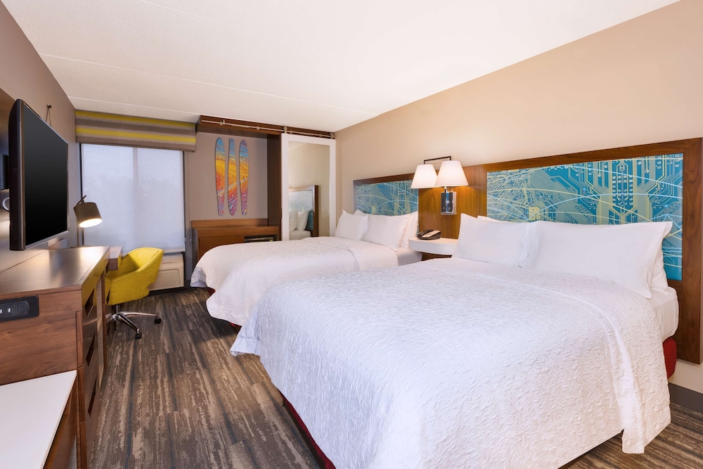Hampton Inn Traverse City - photo 13