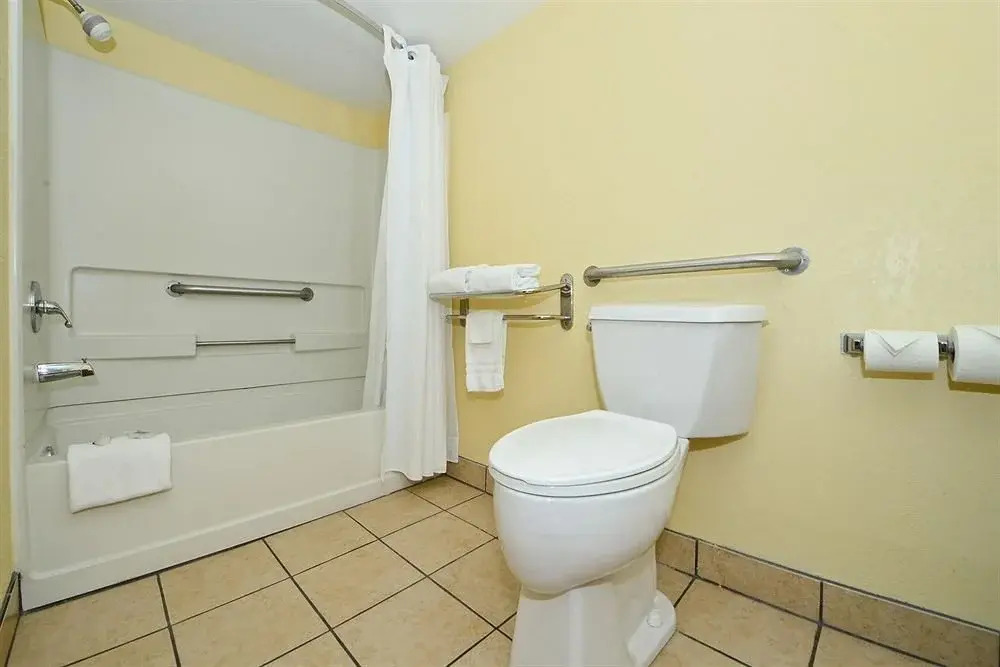 Days Inn - photo 8