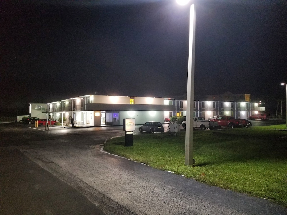 Econo Inn - photo 24