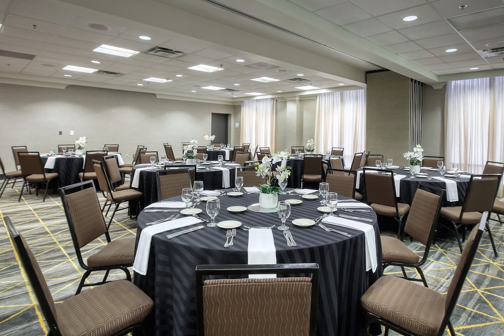 Holiday Inn Hotel & Suites Atlanta Airport North by IHG - photo 68
