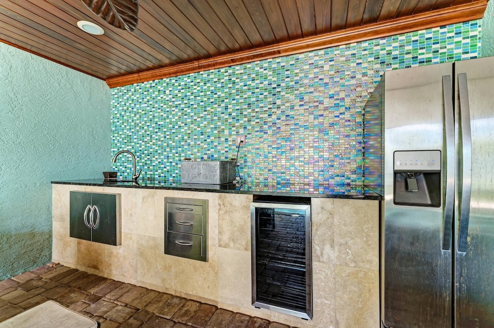 Anna Maria Island Beach Palace - photo 9