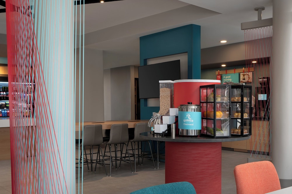 avid hotel Oak Creek by IHG - photo 41