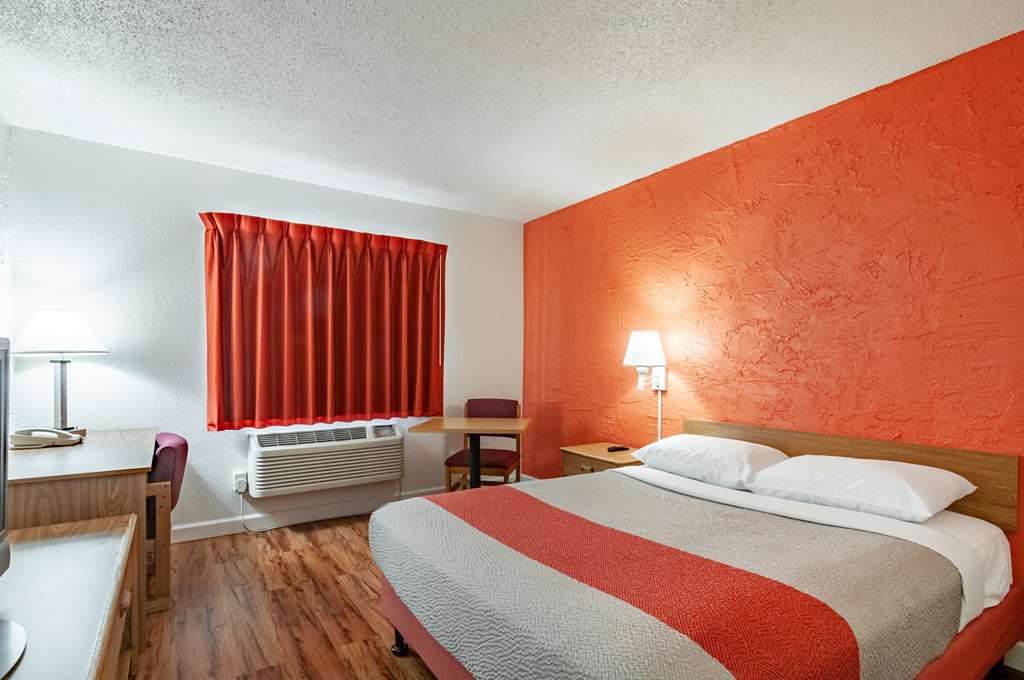 Motel 6 Naperville IL - photo 10