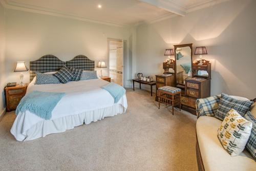 The Wheatsheaf Hotel and Restaurant — 4-Star Luxury Hotel in Swinton, United Kingdom