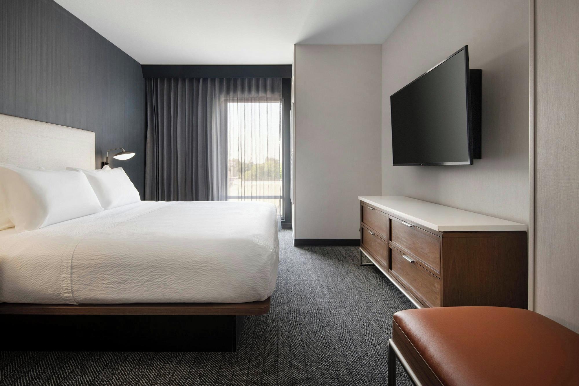Courtyard by Marriott Fresno Clovis - photo 12