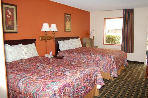 Executive Inn and Suites Springdale - photo 17