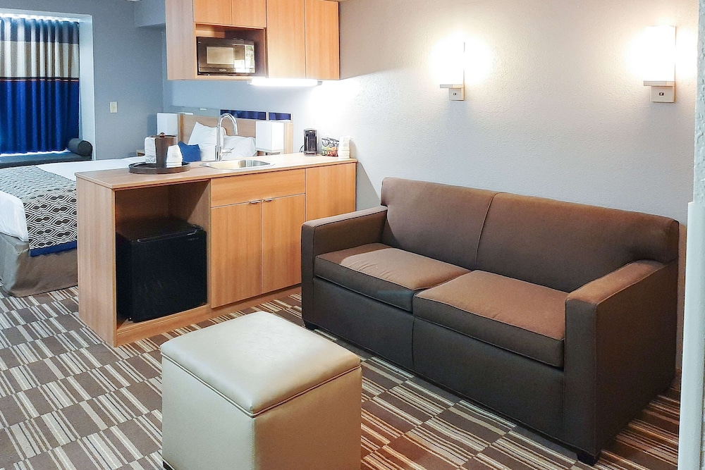 Starkville Inn & Suites - photo 29