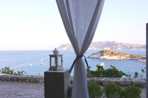 White Sea Houses — Kimolos — photo 5