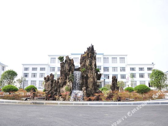Huaihe Hotel — hotel in Huaibin Chengguanzhen