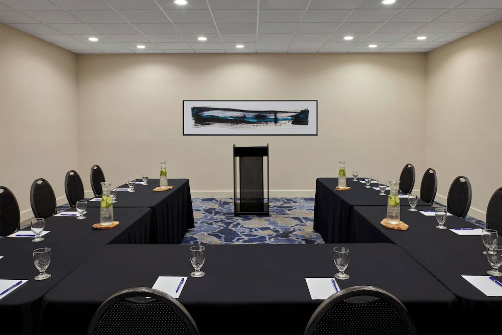 Delta Hotels by Marriott Muskegon Convention Center - photo 50