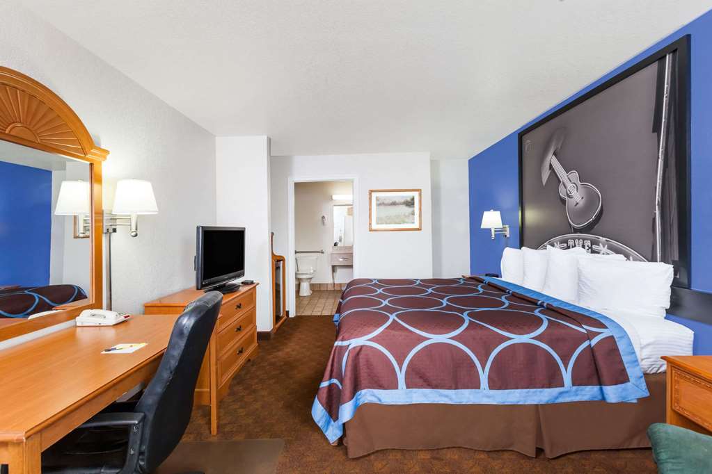 Super 8 by Wyndham Cleburne - photo 10