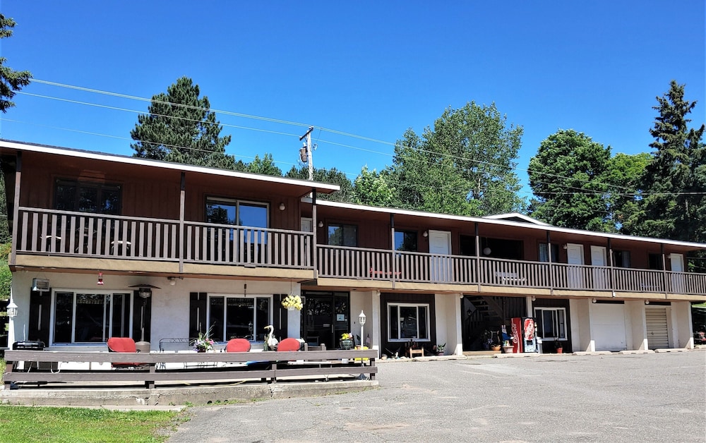 Lakeshore Motel Ice Lake - featured photo