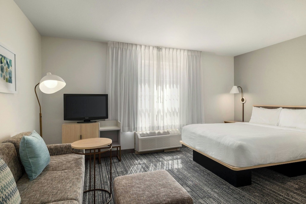 TownePlace Suites by Marriott Detroit Dearborn - photo 9