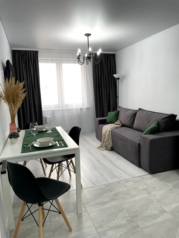 Yevrodvushka U Roschi I Volgi Flat 21505367 — Novocheboksarsk