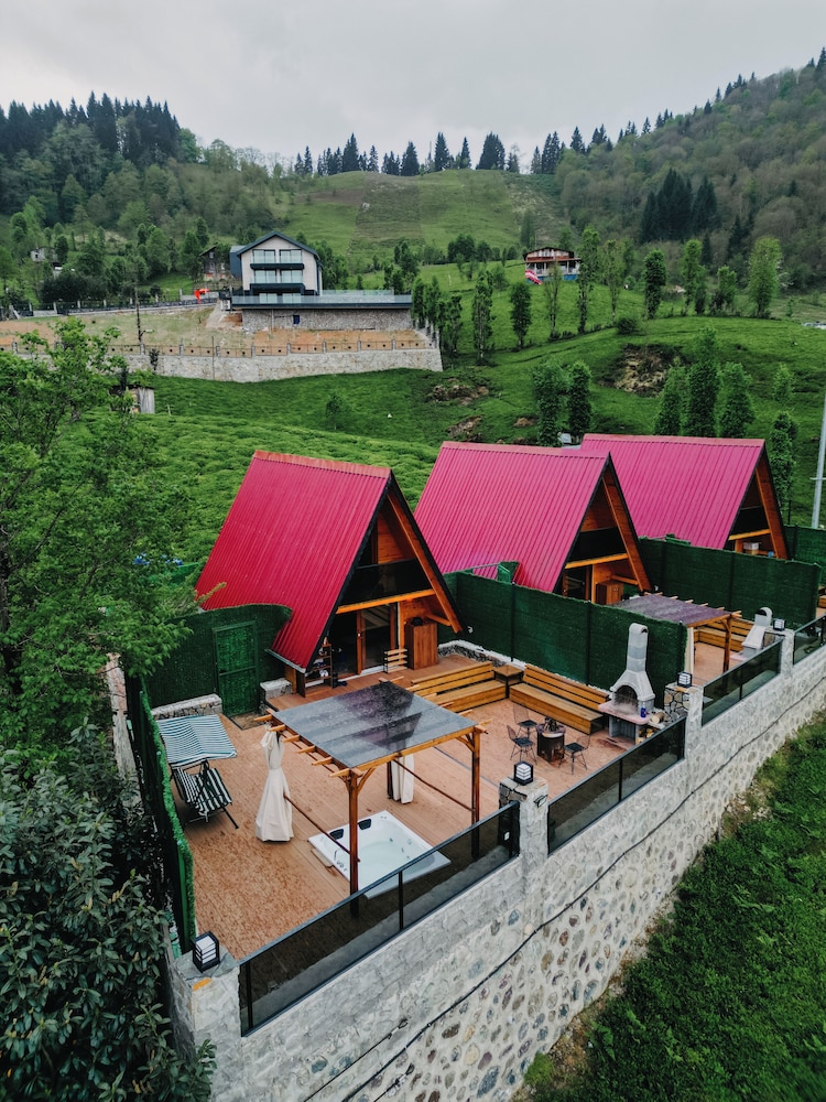 Yerumoni Bungalov — 4-Star Luxury Hotel in Camlihemsin, Turkey