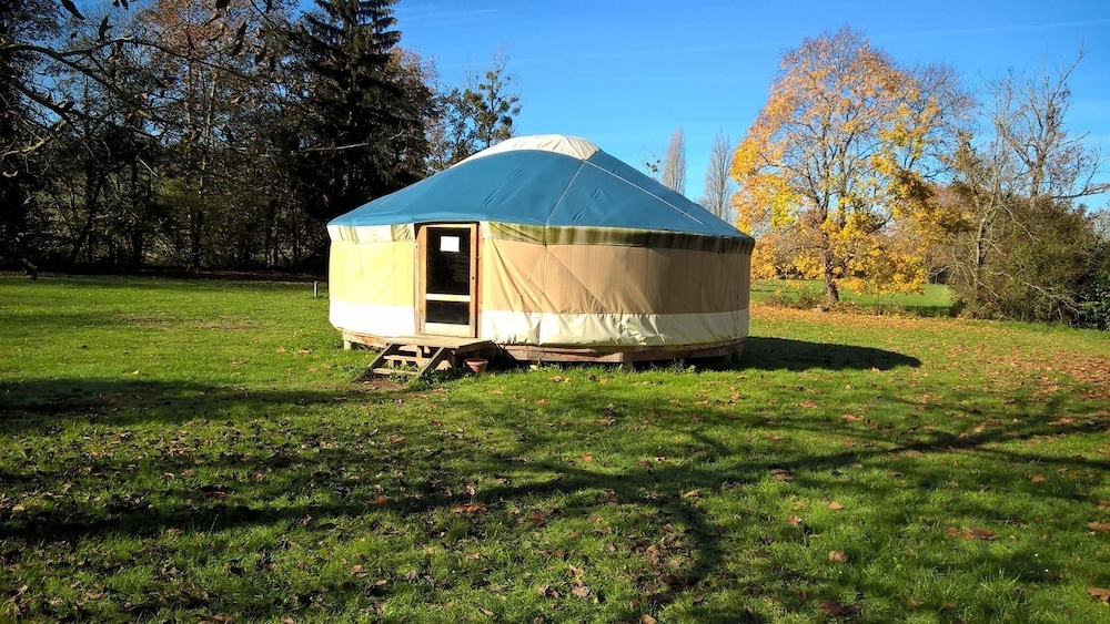 Au fil de l’Eau La Yourte in Monein, France