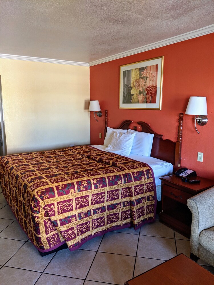 Lake Houma Inn - photo 15
