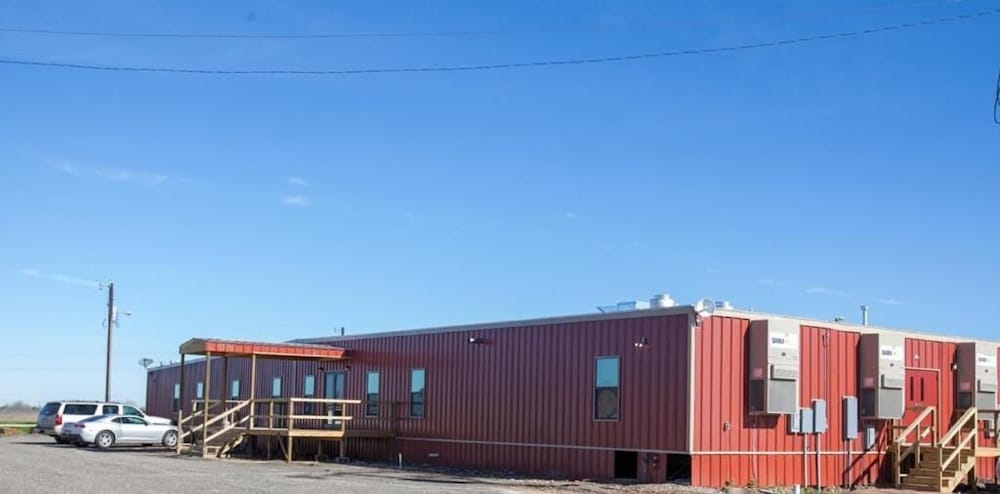 Cuero Oilfield Housing - photo 34