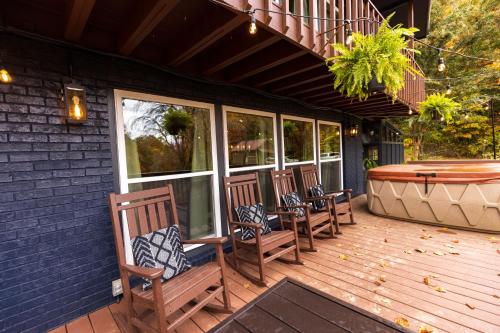 Big Blue Cabins — 4-Star Luxury Hotel in Bryson City, United States