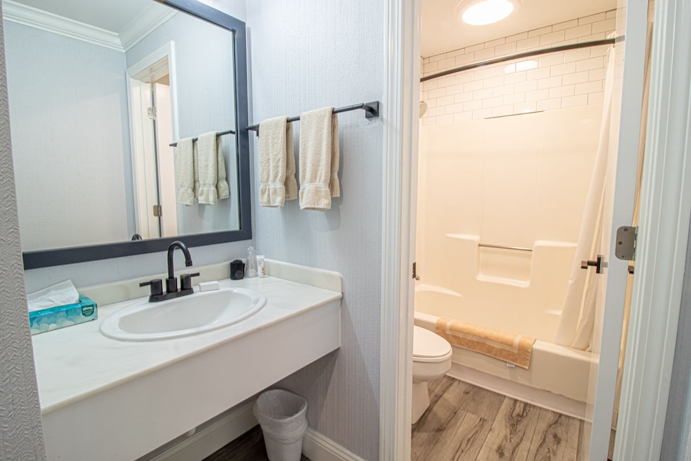 The Niantic Inn - photo 25