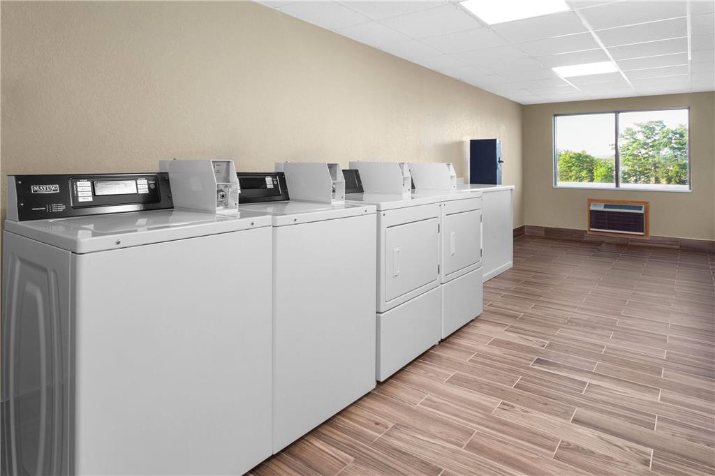 AmericInn & Suites By Wyndham Baraboo Event Center - photo 32