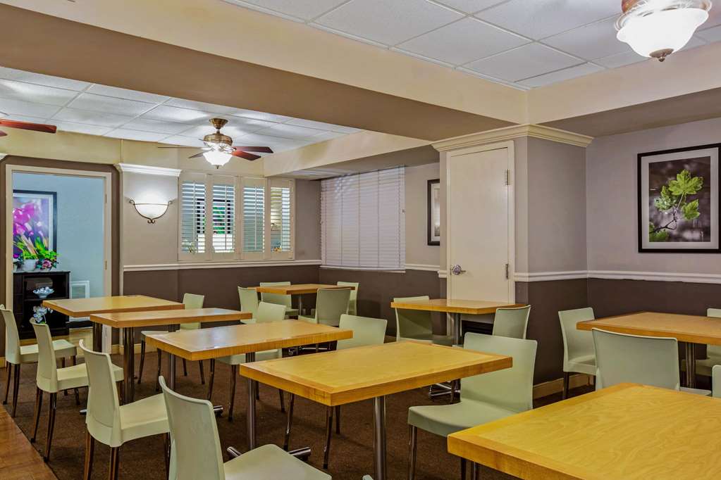La Quinta Inn & Suites by Wyndham Miami Lakes - photo 29