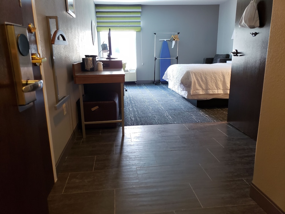 Hampton Inn & Suites Newtown - photo 48
