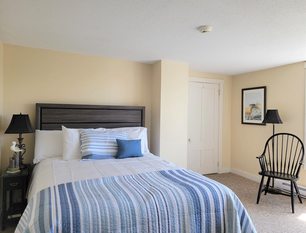 East Wind Inn on the Water - photo 12