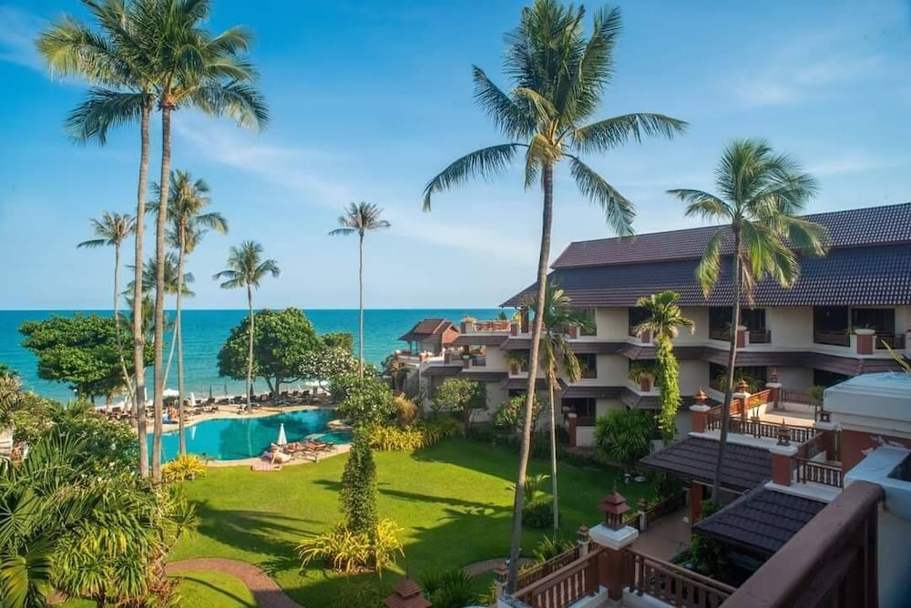Aloha Resort - carbon neutral hotel in Koh Samui