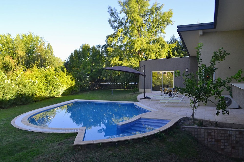 Casa Sama Sama House — 4-Star Luxury Hotel in Mendoza, Argentina