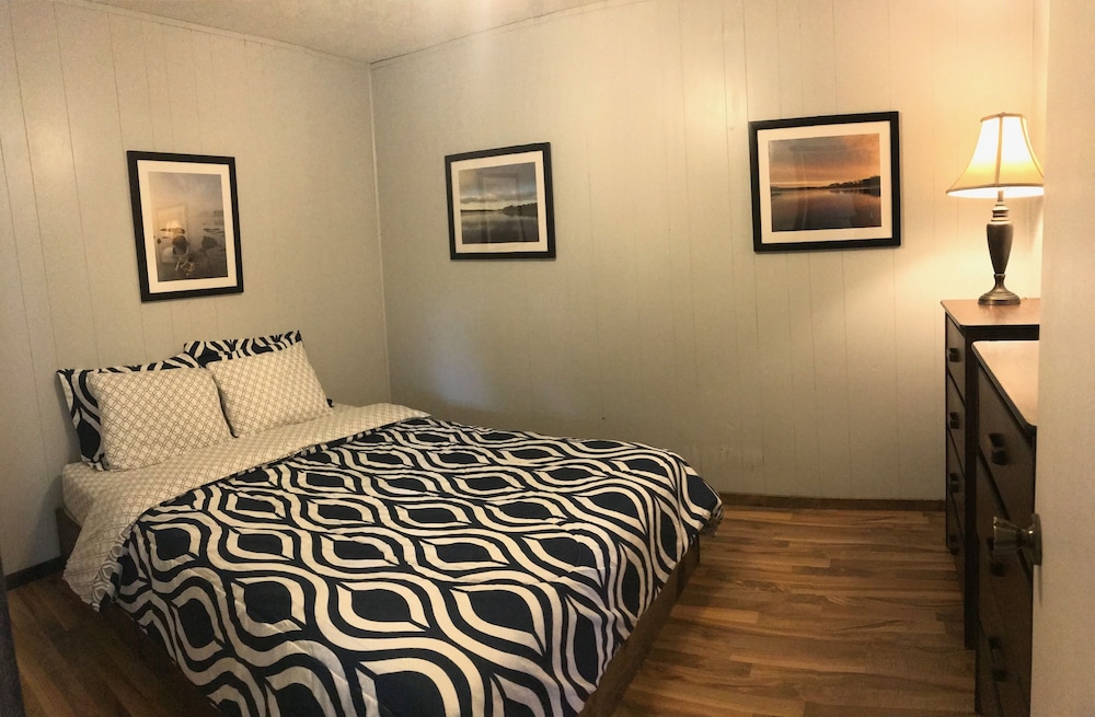 Calm Waters Cabin Resort - photo 6