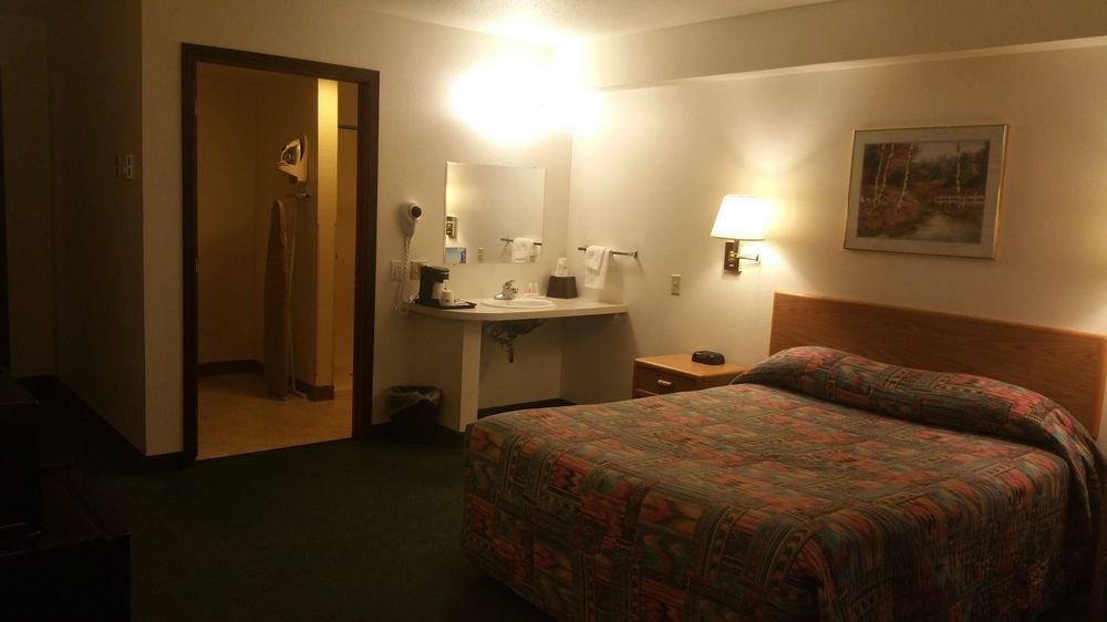 Travelodge by Wyndham Deer Lodge Montana - photo 16