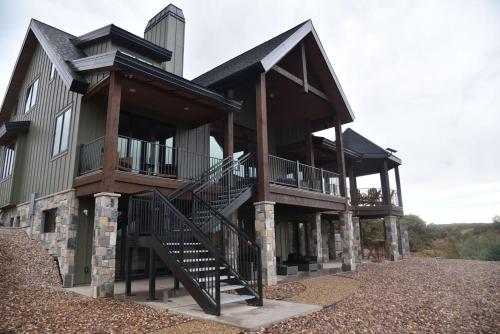 Spectacular And New Cliff Lake Lodge Six Lakes Resort — hotel in Altamont
