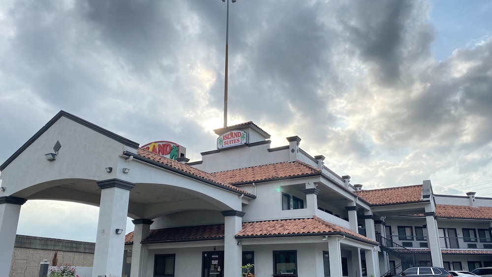 Island Suites in Houston, United States