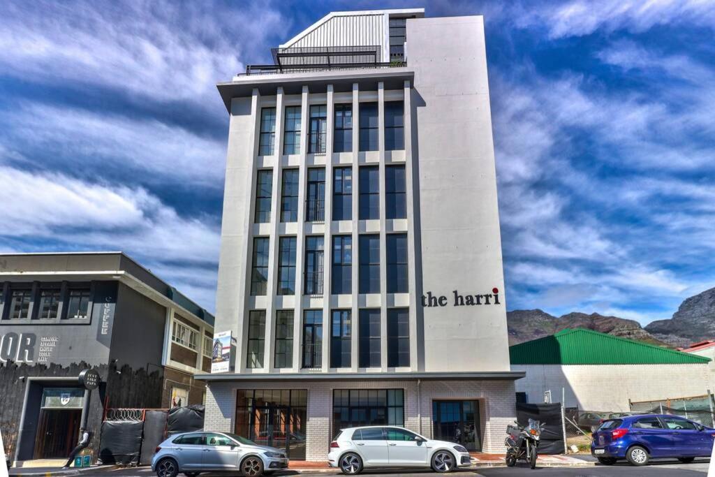 Gorgeous Designer Hideaway w Views at The Harri